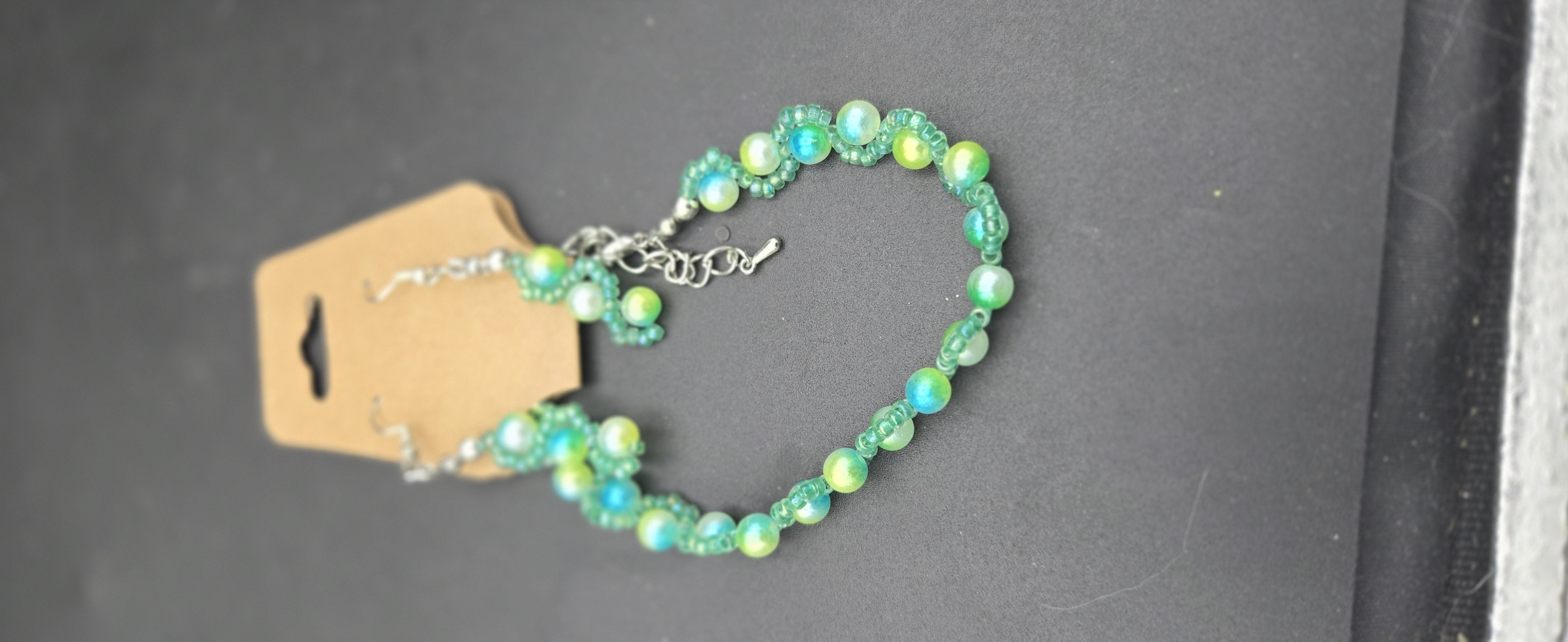 Boucle d'oreille et bracelet